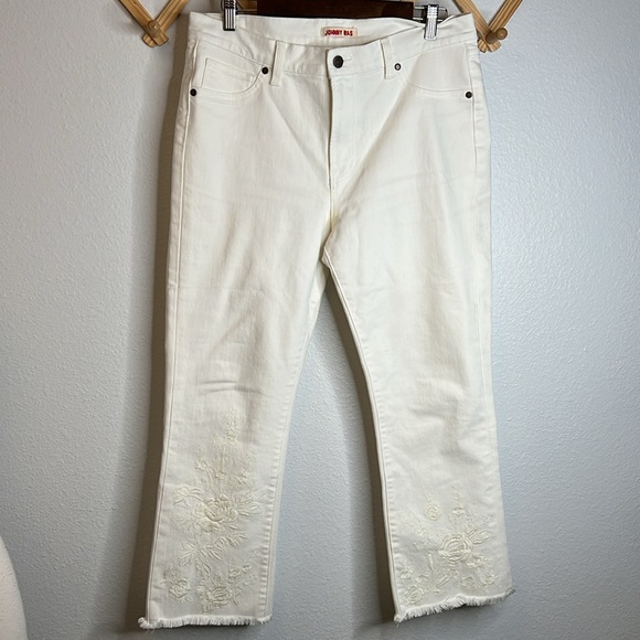 Johnny Was White Embroidered The Cropped Baby Boot Jean Size 31 - Picture 6 of 13